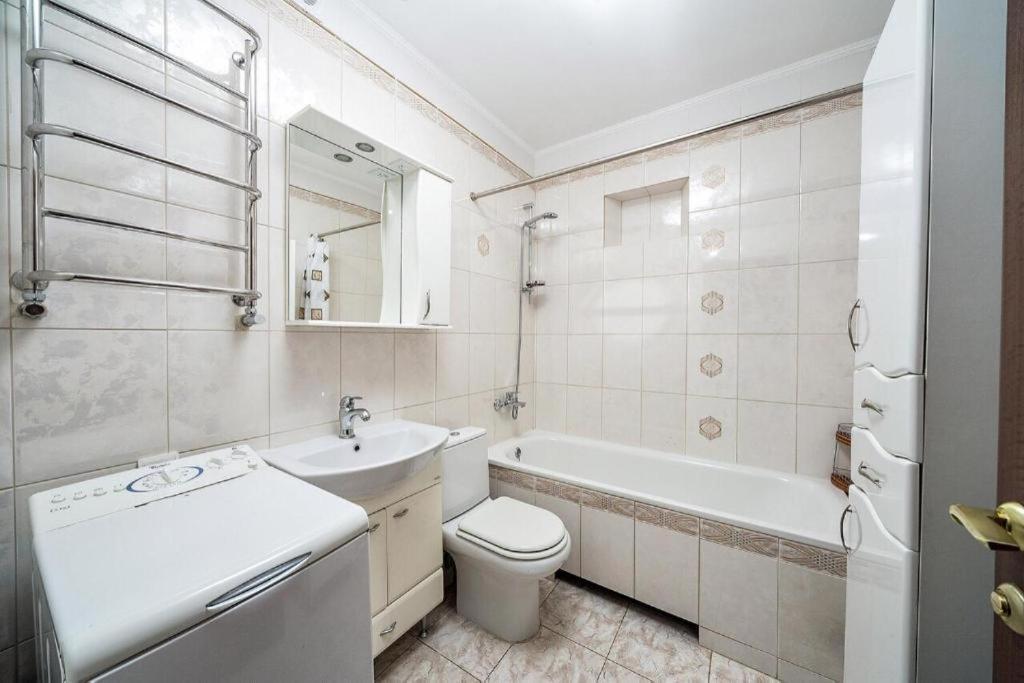 Ukrainian House Апартаменти На Площі Ринок Lviv Exterior photo